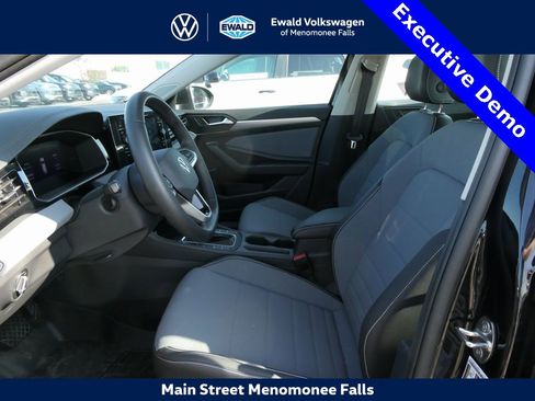 New 2025 Volkswagen Jetta SE image 27