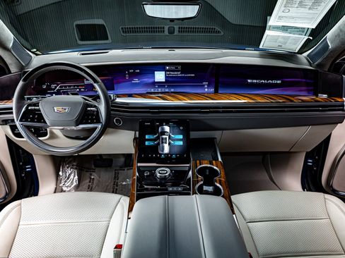 Used 2025 Cadillac Escalade Sport Platinum w/ LPO, Floor Liner Package image 19