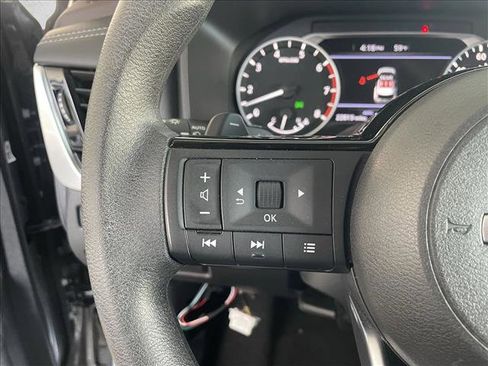 Used 2023 Nissan Rogue SV image 15