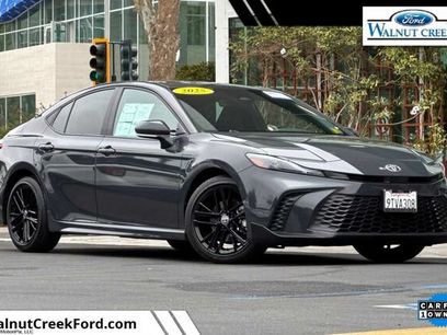 Used 2025 Toyota Camry SE w/ Convenience Package