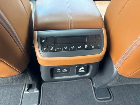 Used 2023 Nissan Pathfinder Platinum w/ Cargo Package AWD/4WD image 27