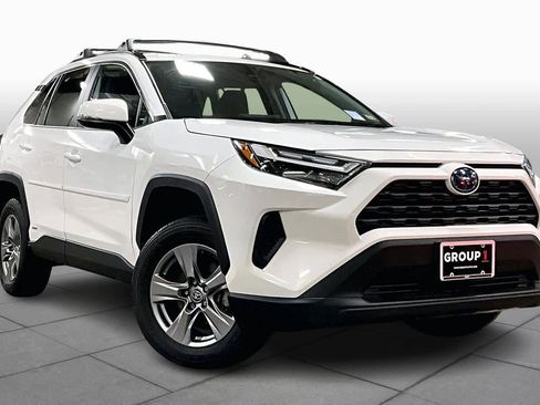 Used 2023 Toyota RAV4 XLE image 3