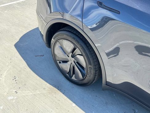 Used 2026 Tesla Model Y Long Range AWD/4WD image 39
