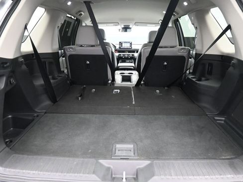 Used 2025 Honda Pilot EX-L image 11
