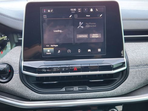 New 2025 Jeep Compass Latitude image 16