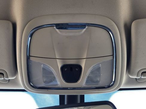 Used 2014 Jeep Cherokee Latitude w/ Cold Weather Group FWD image 19