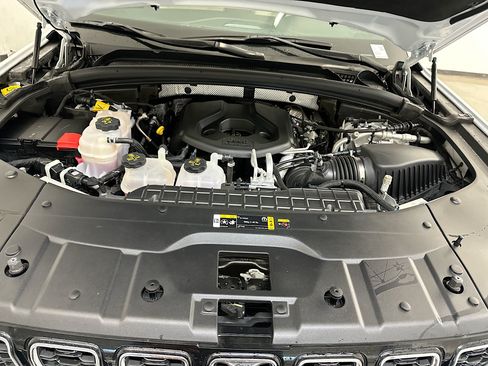 Used 2022 Jeep Grand Cherokee Limited 4xe w/ Luxury Tech Group II AWD/4WD image 36