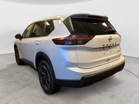 Used 2025 Nissan Rogue SV AWD/4WD image 3