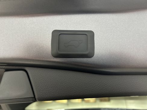 New 2025 Toyota RAV4 SE image 30