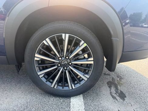 New 2026 Nissan Pathfinder Platinum AWD/4WD image 12