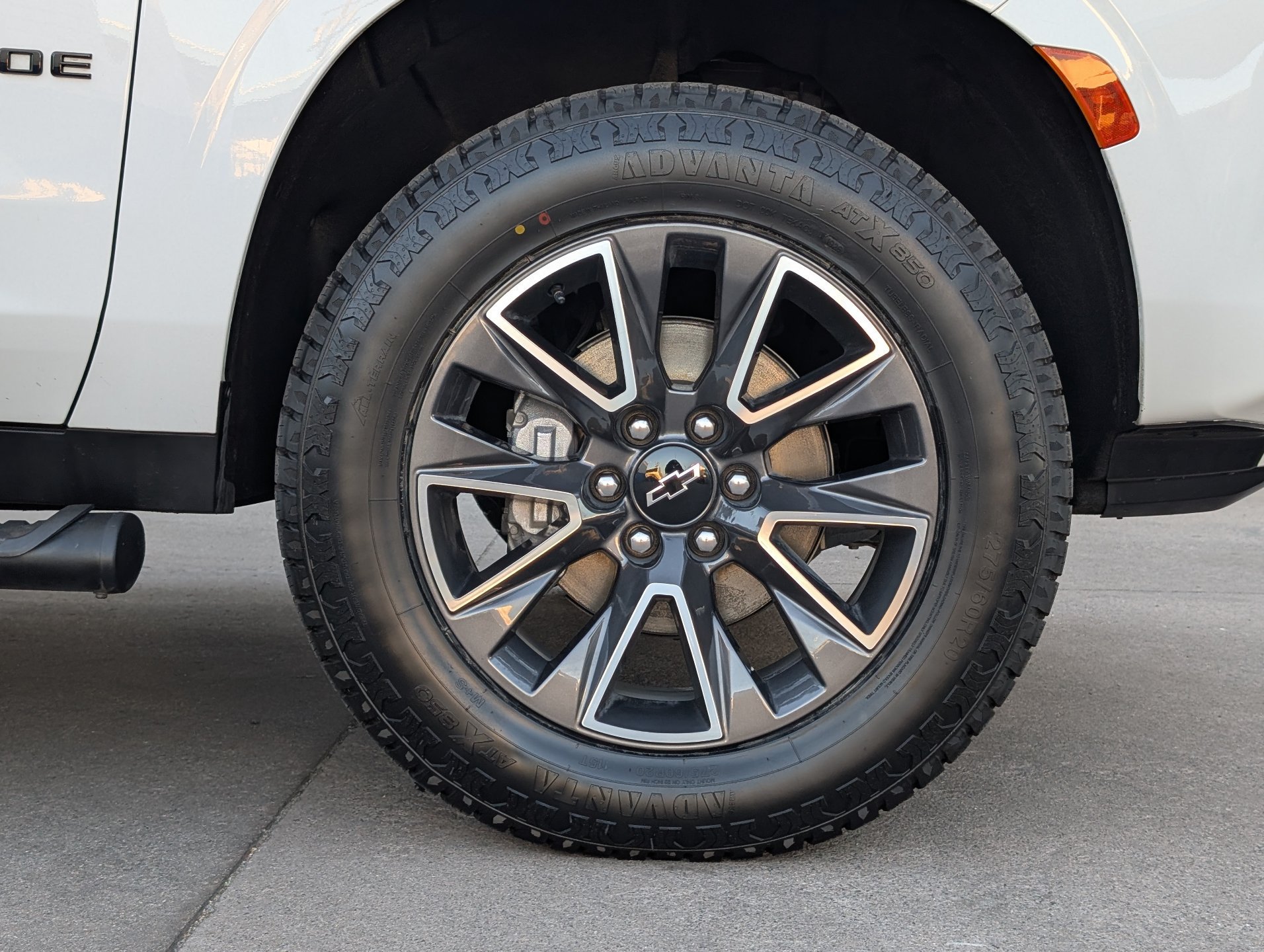Used 2023 Chevrolet Tahoe Z71 w/ Luxury Package AWD/4WD image 6