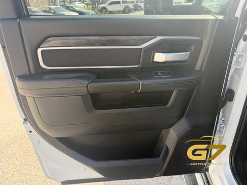 Used 2024 RAM 3500 Big Horn AWD/4WD image 23
