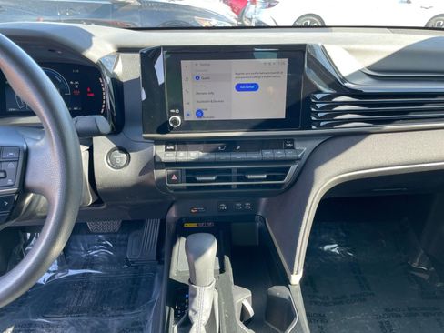 Used 2025 Toyota Camry LE image 18