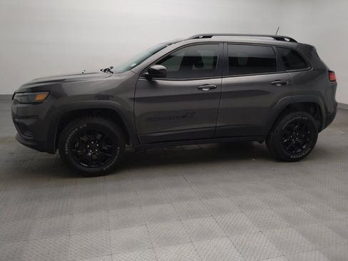Used 2022 Jeep Cherokee Latitude AWD/4WD image 2