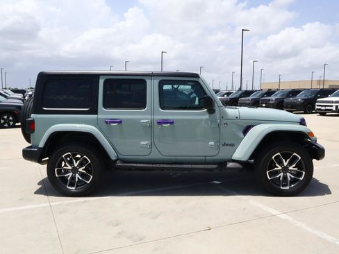 Used 2024 Jeep Wrangler Unlimited AWD/4WD image 5