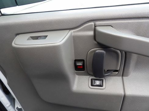 Used 2020 Chevrolet Express 2500 w/ Driver Convenience Package image 33