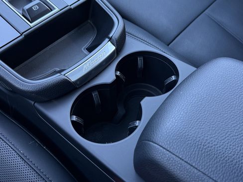 Used 2025 Porsche Macan image 23