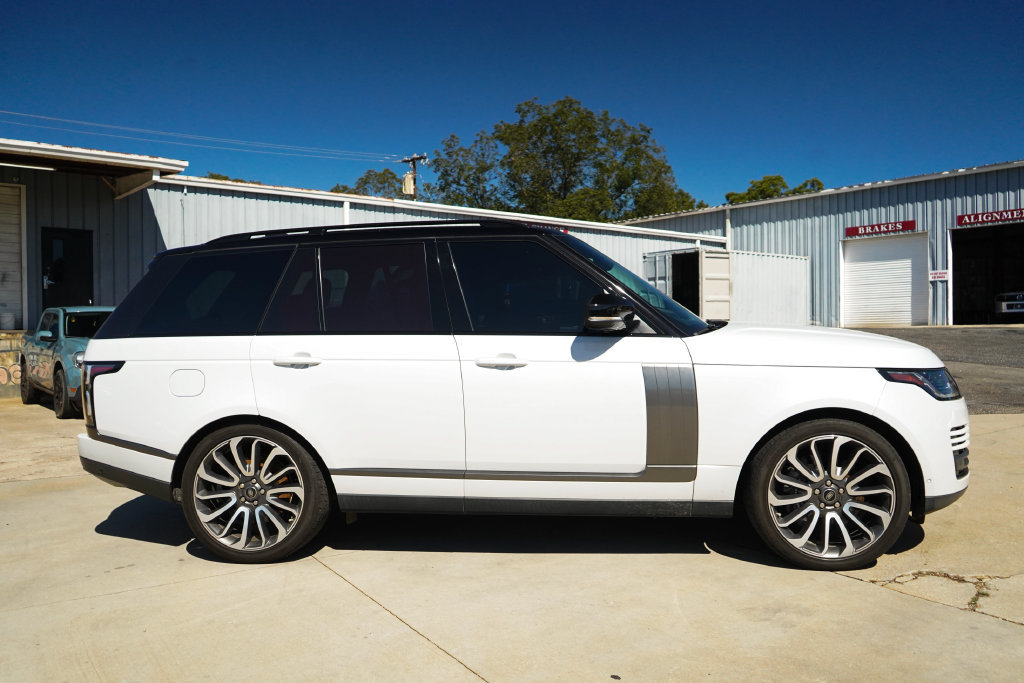 Used 2018 Land Rover Range Rover Supercharged AWD/4WD image 3