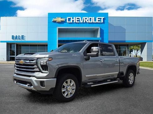Used 2026 Chevrolet Silverado 2500 High Country w/ Technology Package AWD/4WD image 7