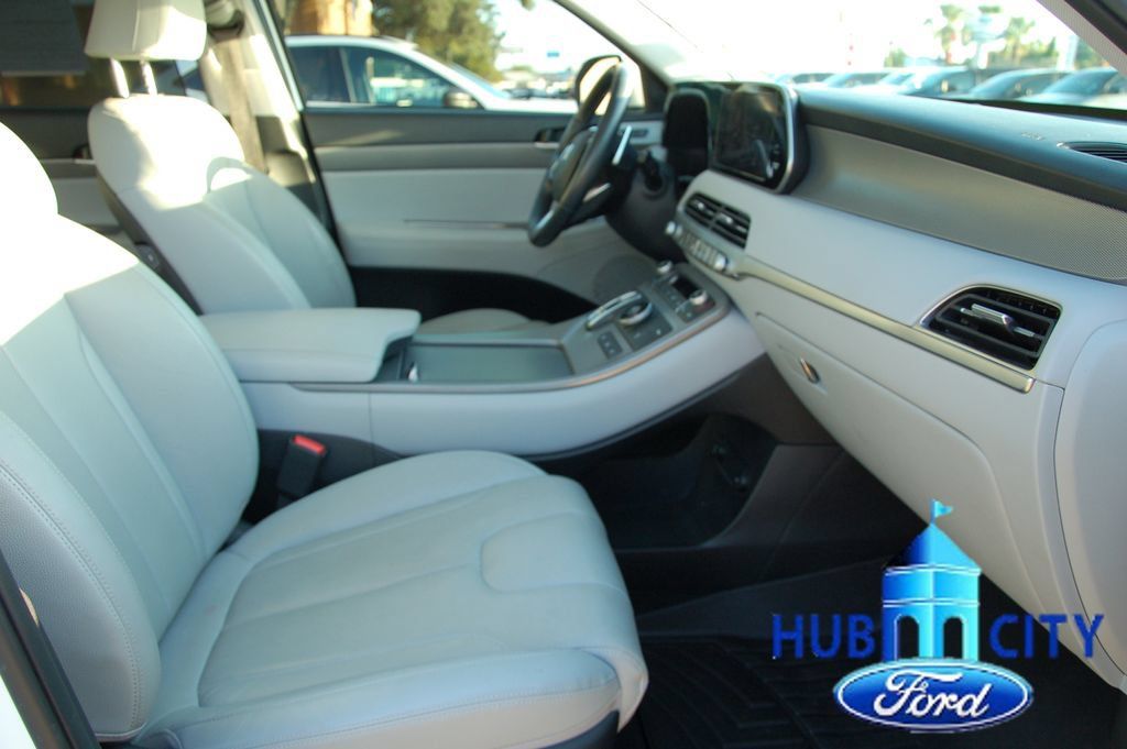 Used 2022 Hyundai Palisade SEL w/ Premium Package FWD image 16