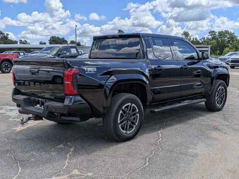 Used 2025 Toyota Tacoma TRD Sport AWD/4WD image 4