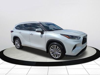 Used 2024 Toyota Highlander Platinum