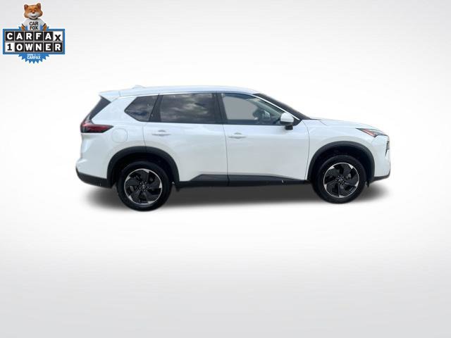Used 2025 Nissan Rogue SV FWD image 2