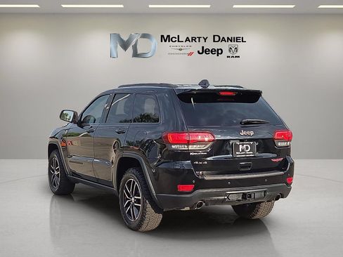 Used 2018 Jeep Grand Cherokee Trailhawk AWD/4WD image 4