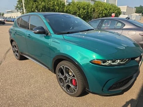Used 2024 Alfa Romeo Tonale Speciale AWD/4WD image 2