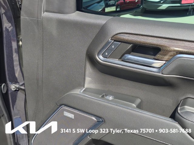 Used 2024 Chevrolet Silverado 1500 LT Trail Boss w/ LT Trail Boss Premium Package AWD/4WD image 16