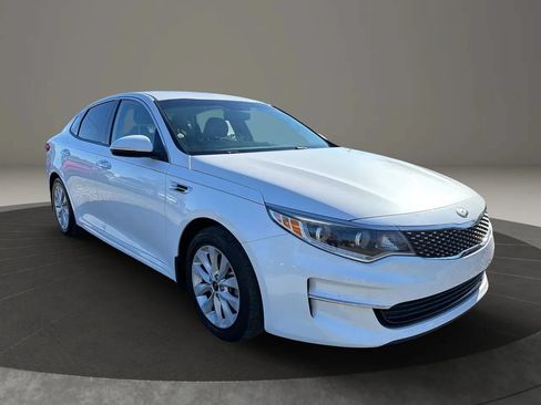 Used 2017 Kia Optima EX FWD image 3