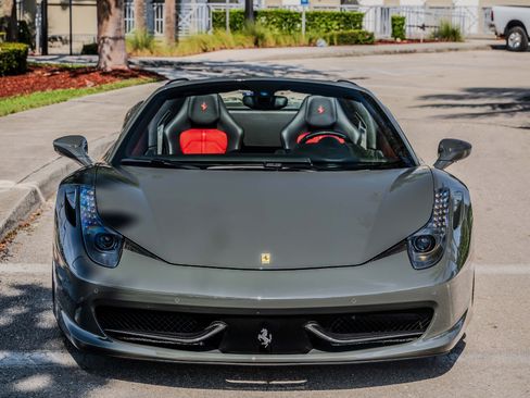 Used 2014 Ferrari 458 Spider RWD image 2