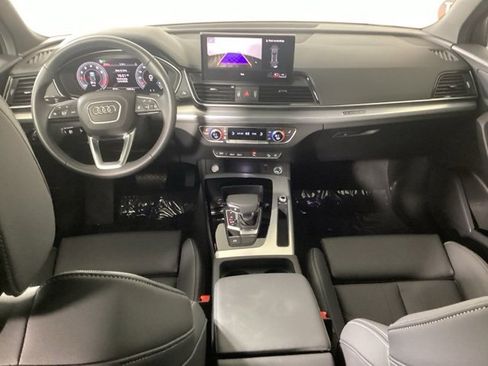 Certified 2025 Audi Q5 2.0T Premium image 12