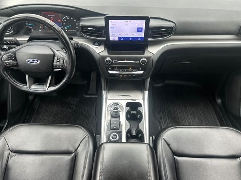 Certified 2020 Ford Explorer XLT w/ Equipment Group 202A AWD/4WD image 3