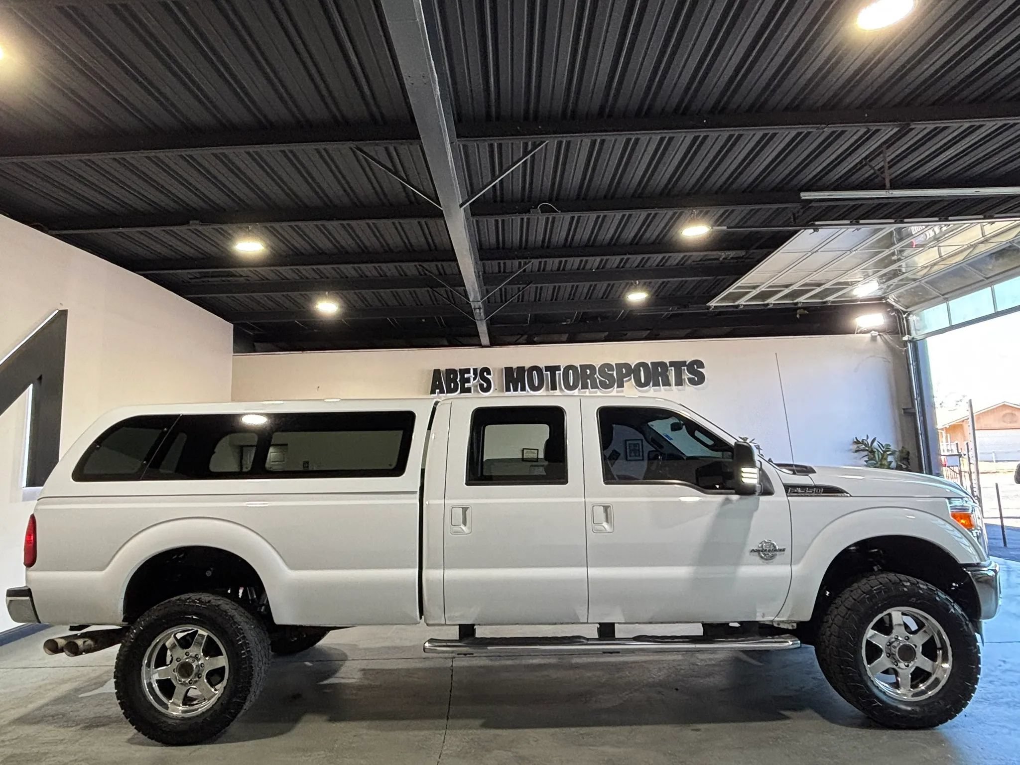 Used 2014 Ford F350 Lariat w/ Lariat Ultimate Package AWD/4WD image 4