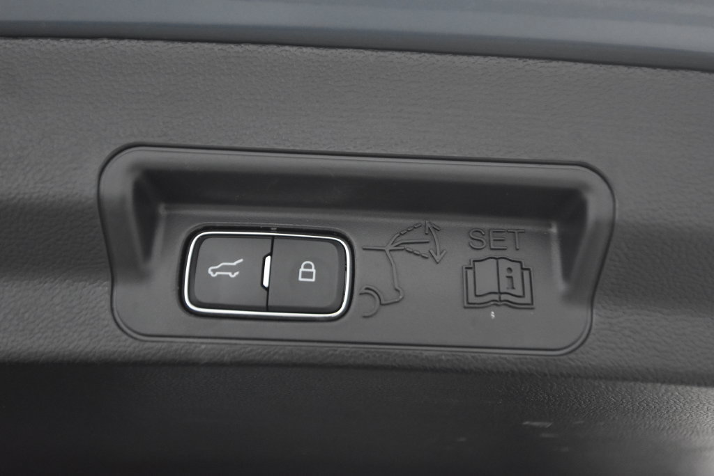 Used 2025 Ford Explorer ST-Line w/ Premium Package AWD/4WD image 44