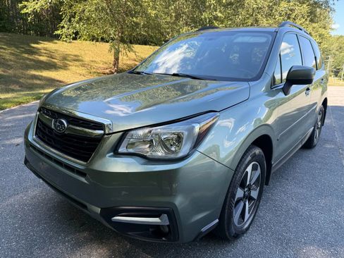 Used 2018 Subaru Forester 2.5i Premium image 1
