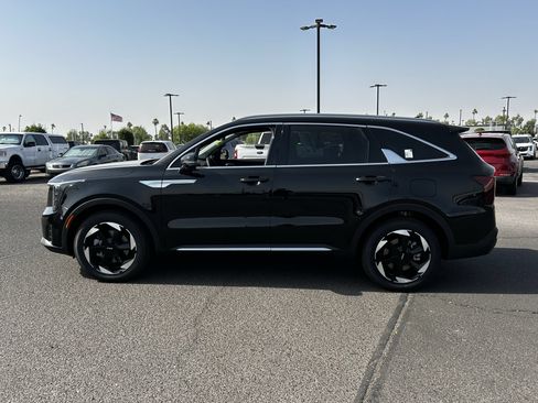 Used 2025 Kia Sorento EX AWD/4WD image 3