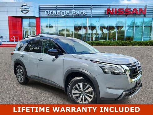 Used 2023 Nissan Pathfinder SL AWD/4WD image 1