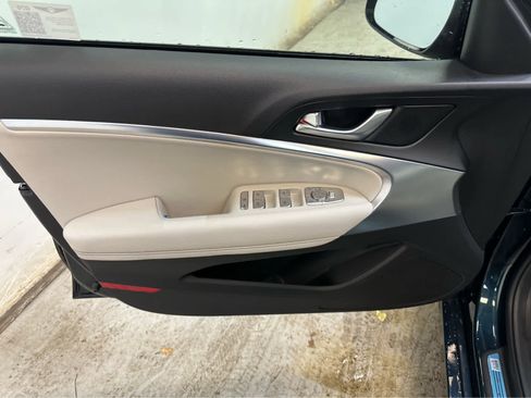 New 2025 Genesis G70 2.5T image 10