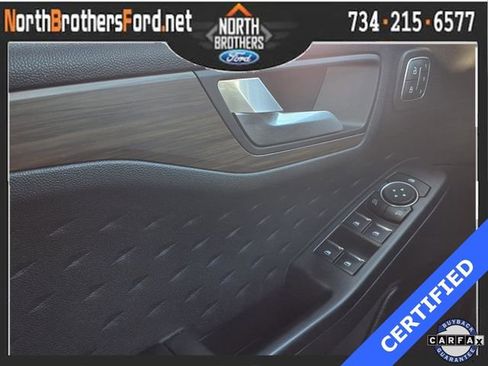 Used 2020 Ford Escape Titanium image 21