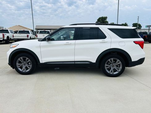 Used 2024 Ford Explorer XLT w/ Equipment Group 202A AWD/4WD image 41