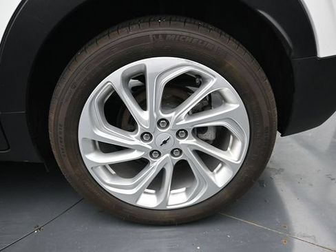 Used 2023 Chevrolet Bolt EUV LT w/ Driver Confidence Package FWD image 10