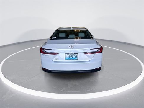 Used 2025 Toyota Camry XLE image 7