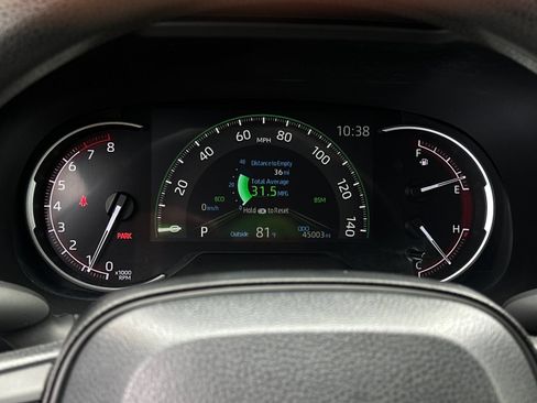 Used 2025 Toyota RAV4 XLE FWD image 22