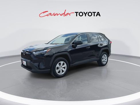 Certified 2025 Toyota RAV4 LE FWD image 4
