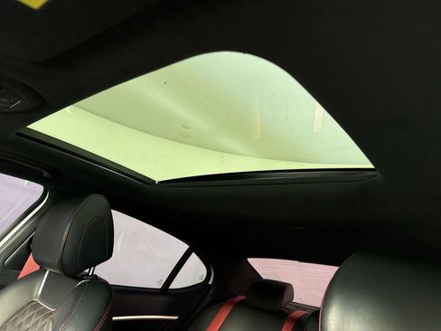 Used 2022 Genesis G70 3.3T w/ Sport Prestige Package image 17