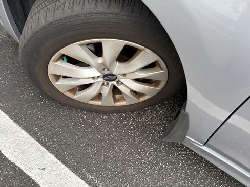 Used 2017 Subaru Legacy 2.5i Premium w/ Moonroof Package image 12