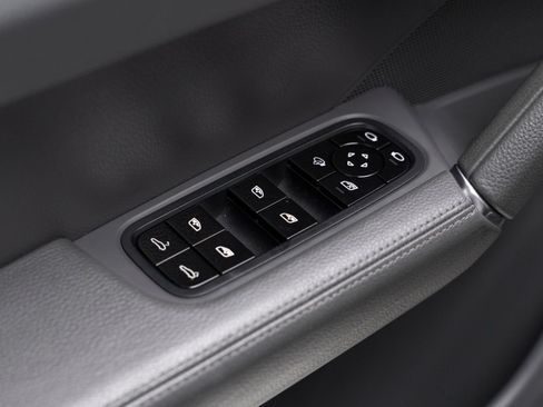 Used 2020 Porsche Cayenne AWD/4WD image 21