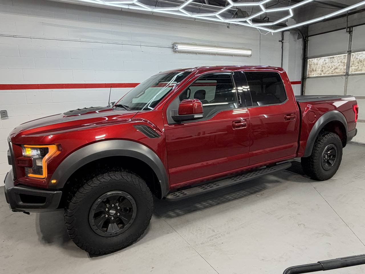 Used 2017 Ford F150 Raptor w/ Equipment Group 802A Luxury AWD/4WD image 2